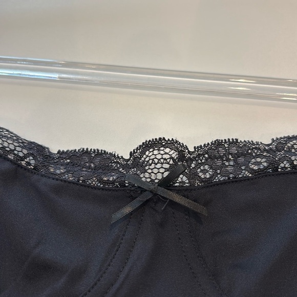 Lioness Camisole Lace Top - Picture 7 of 9